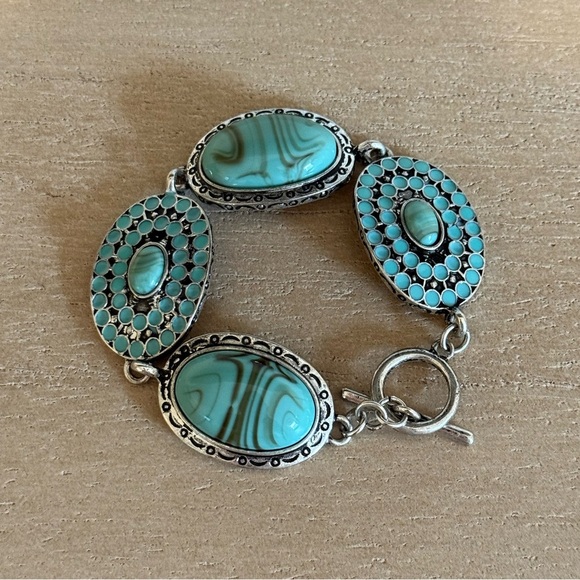 Turquoise and Silver Bracelet - Picture 2 of 4